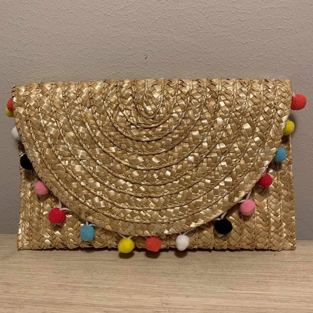 NEW!!!  Straw clutch. Pastel Pom Poms.